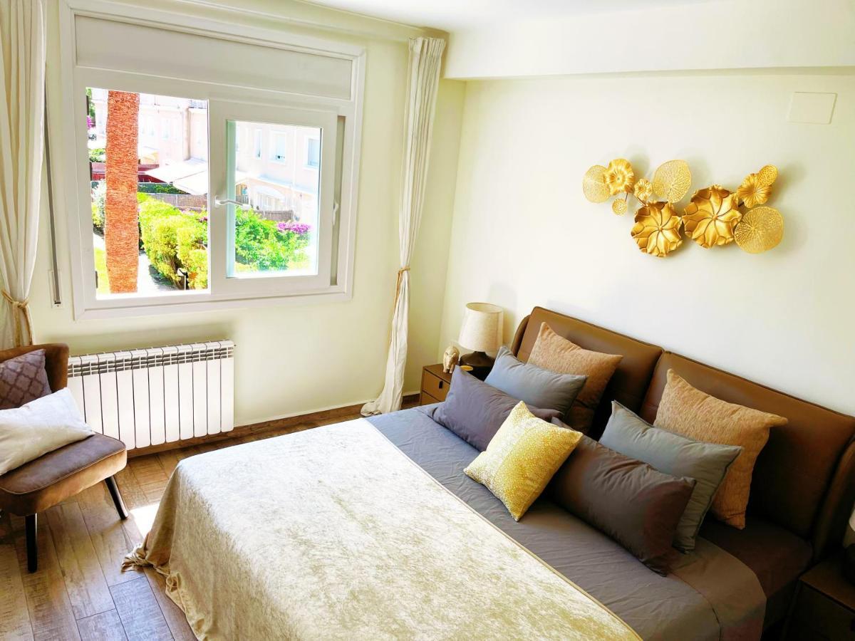 Cheerful Townhouse Center Sitges 5 Bedrooms Pool And Terrace ภายนอก รูปภาพ
