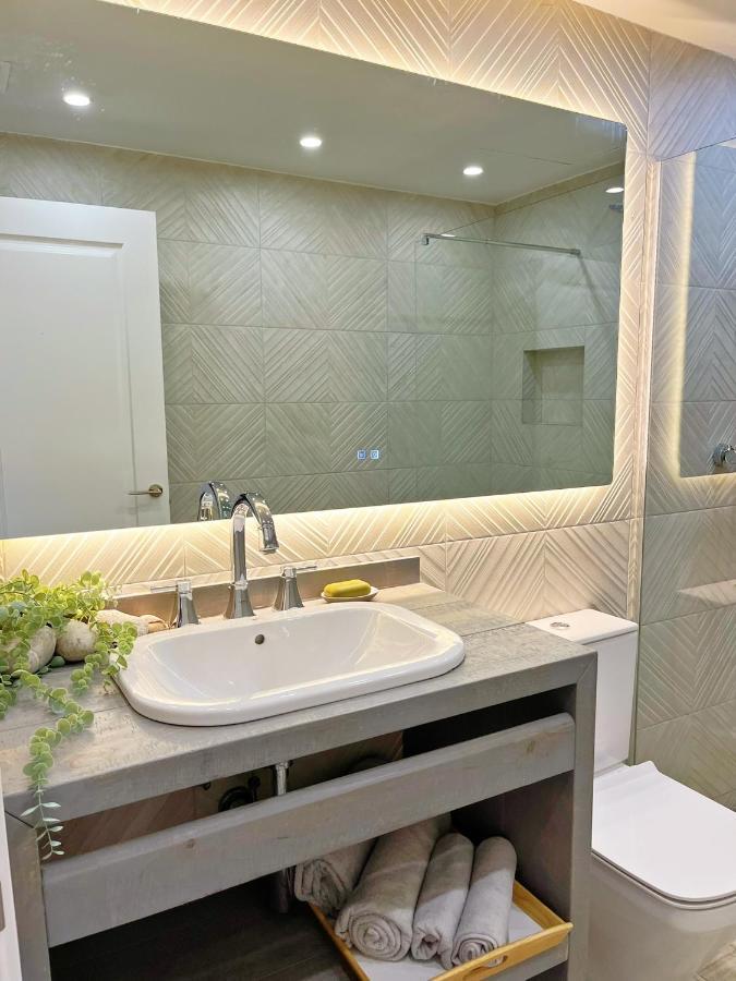 Cheerful Townhouse Center Sitges 5 Bedrooms Pool And Terrace ภายนอก รูปภาพ