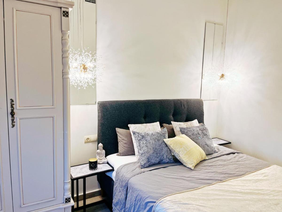 Cheerful Townhouse Center Sitges 5 Bedrooms Pool And Terrace ภายนอก รูปภาพ