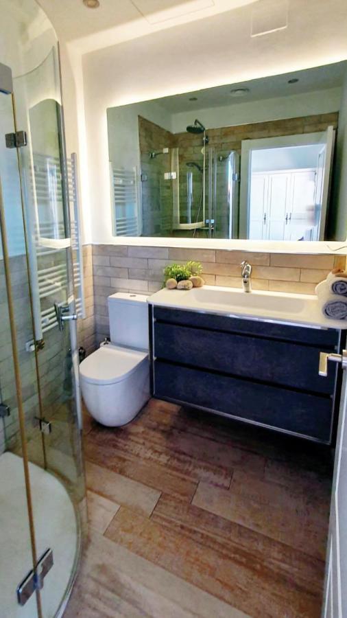 Cheerful Townhouse Center Sitges 5 Bedrooms Pool And Terrace ภายนอก รูปภาพ