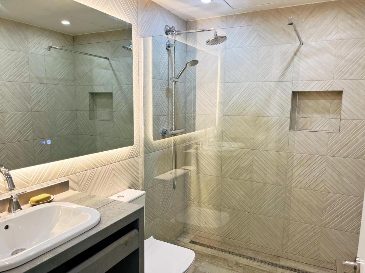 Cheerful Townhouse Center Sitges 5 Bedrooms Pool And Terrace ภายนอก รูปภาพ
