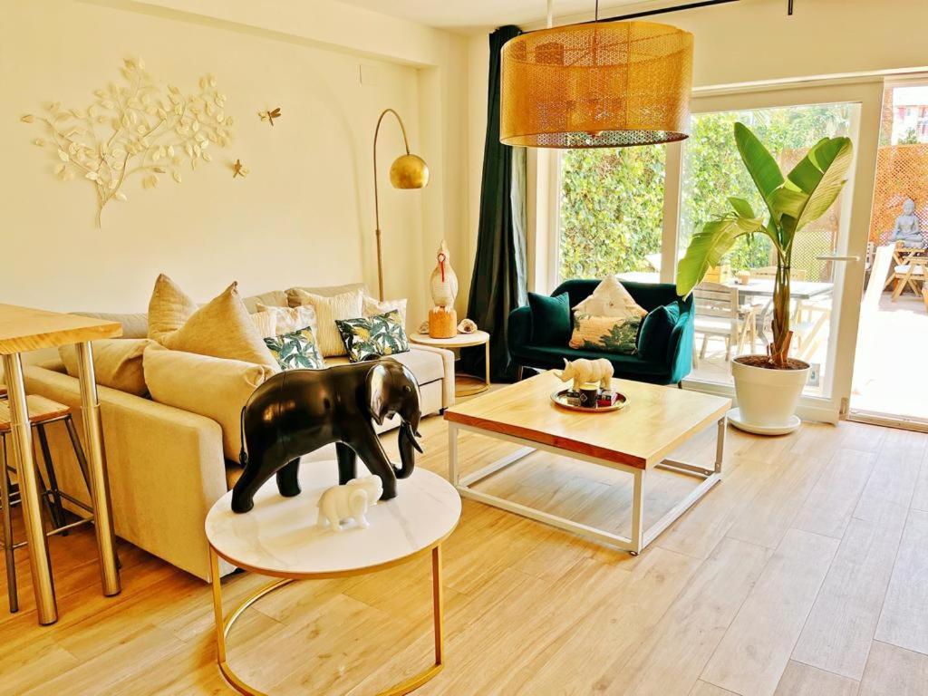 Cheerful Townhouse Center Sitges 5 Bedrooms Pool And Terrace ภายนอก รูปภาพ